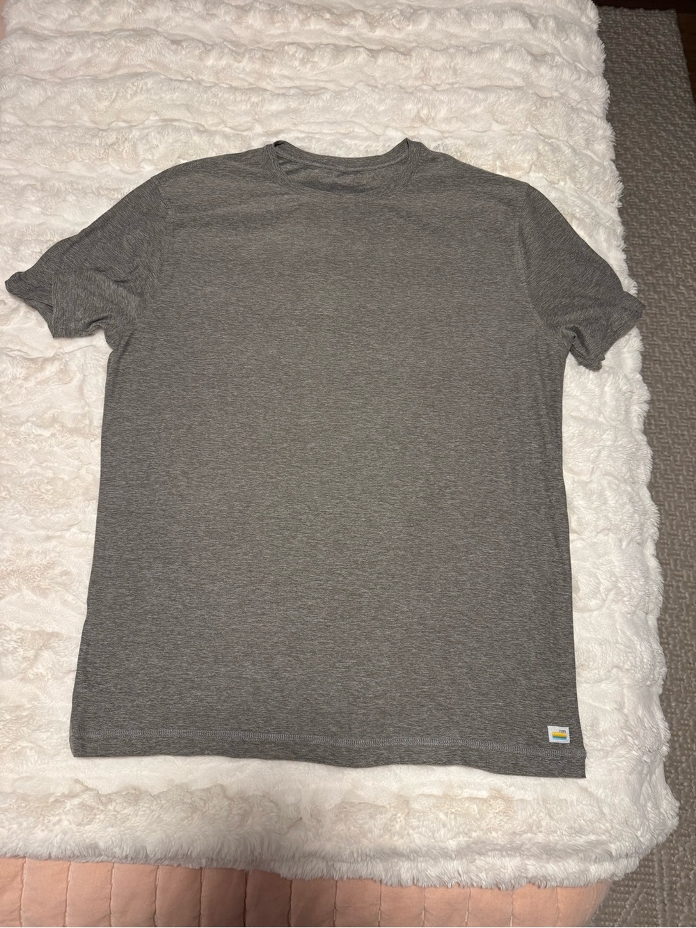 Vuori Mens Heather Gray Strato Tech t shirt